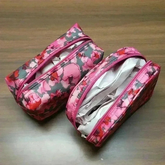 Set of Two Makeup Pouch / Bag Floral - Picture 4 of 6